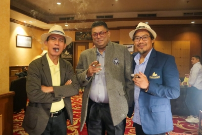 Yadie Dayana, Malaysian Embassy, & Mr. Imam (Director Of BIN Cigar Factory)
